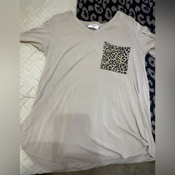 Tshirt Bundle. *obo - Picture 2 of 4